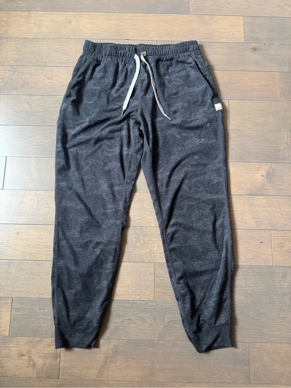 Vuori Women’s Performance Joggers Cami